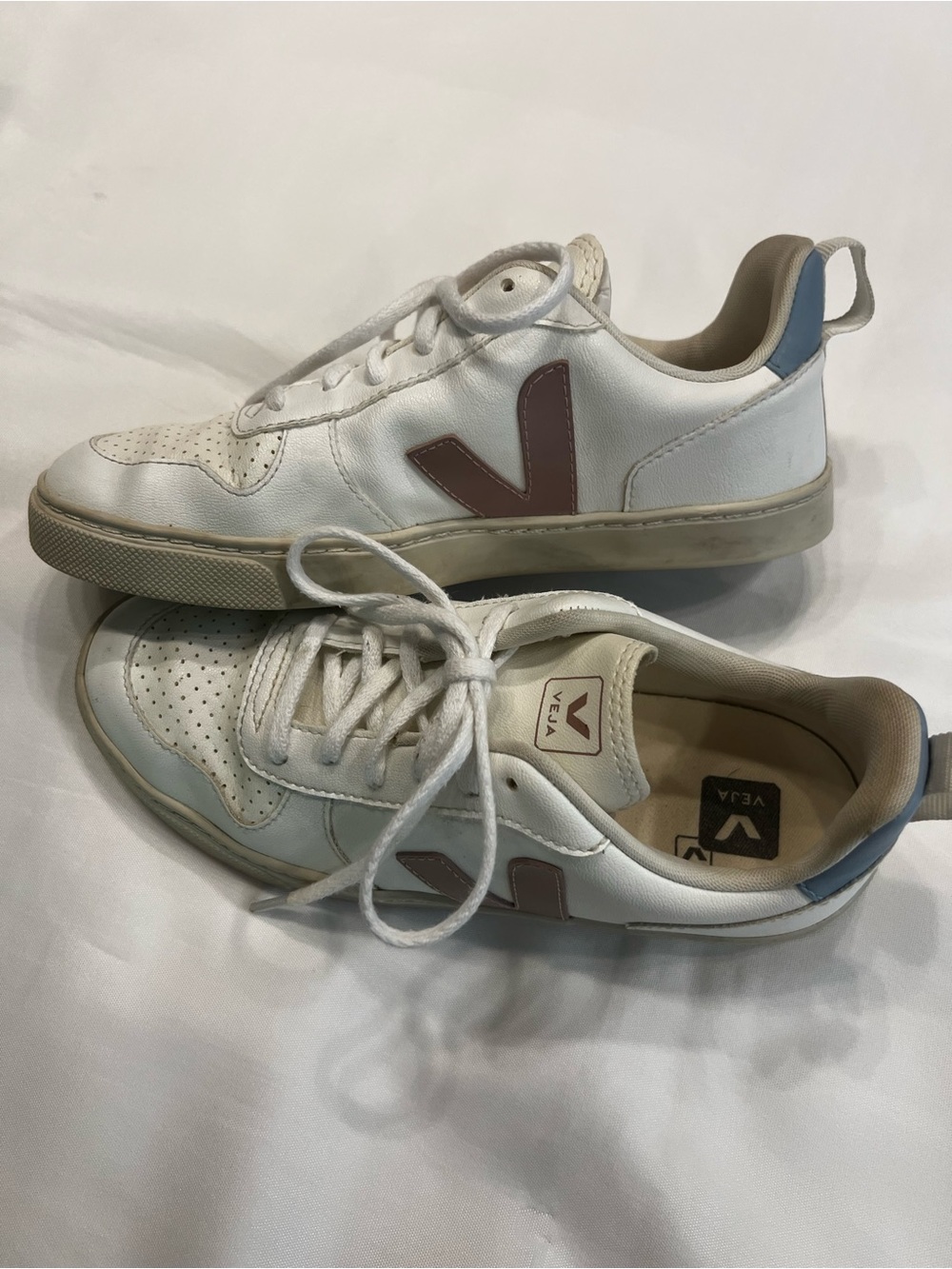 Veja Youth T3 White Low Top Lace Up Sneaker Size 6.5